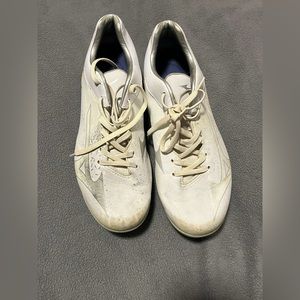 White softball cleats women’s
